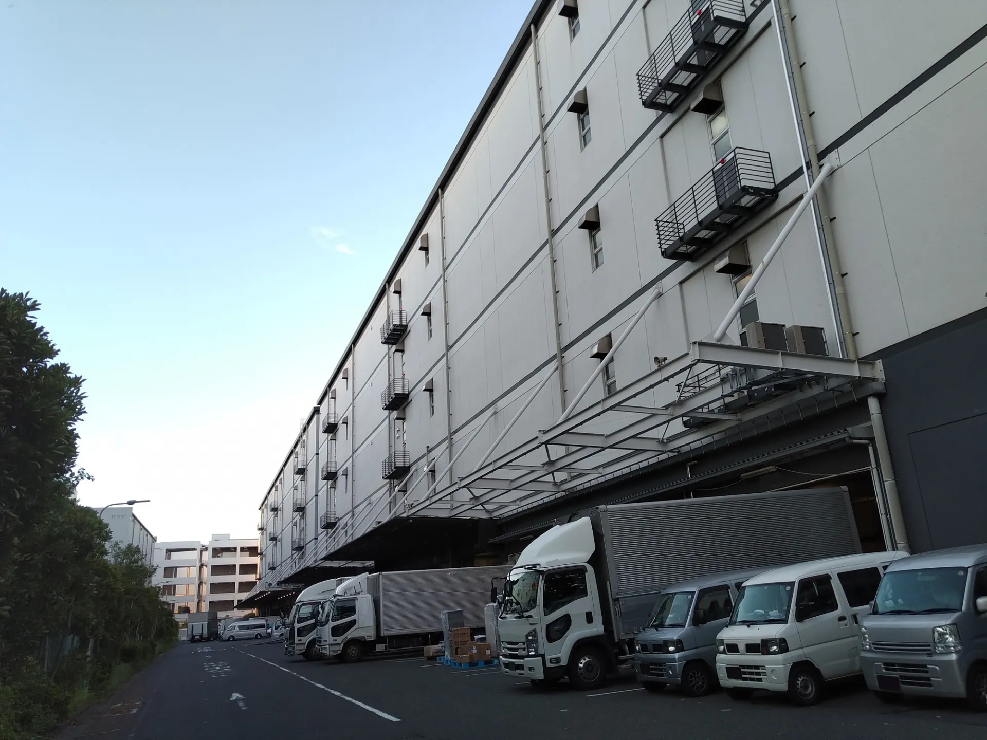 配送センターとは？その他の施設との違いや業務内容について