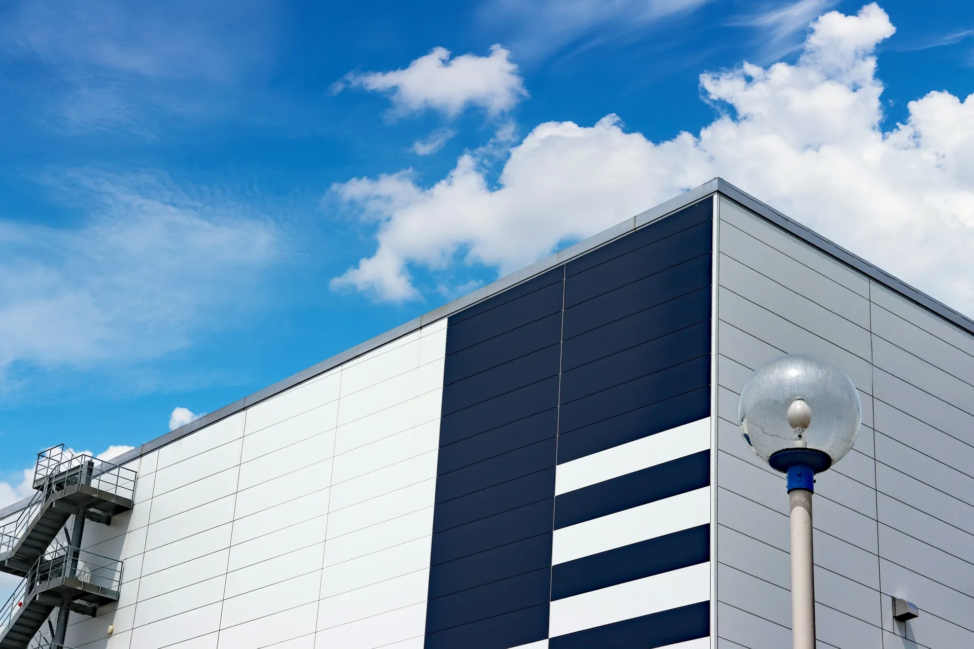 物流倉庫におけるBCP作成の重要性と作成の際に意識すべきポイント